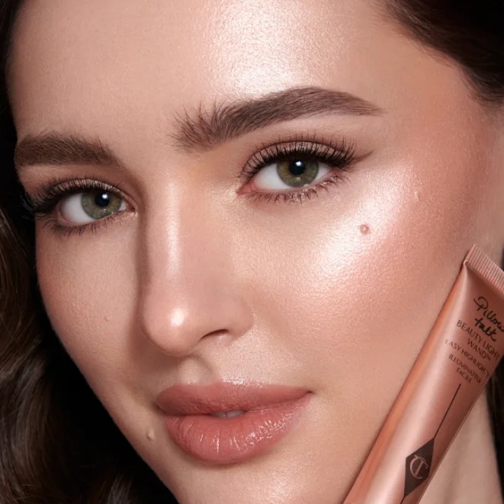 Beauty Light Wand Жидкий хайлайтер в оттенке #PillowTalk