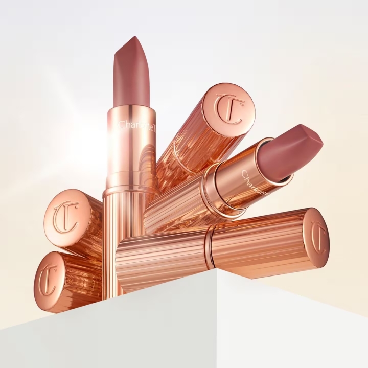 Pillow Talk Lipstick Губная помада в оттенке #PillowTalk