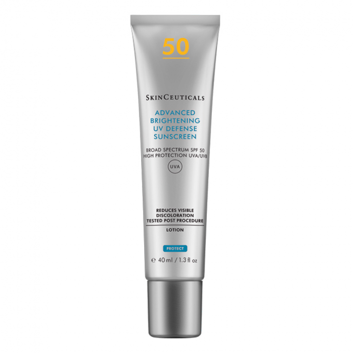 ADVANCED BRIGHTENING UV DEFENSE SPF 50 Легкий солнцезащитный крем для ровного тона кожи 