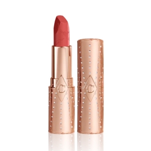 Matte Revolution Матовая губная помада в оттенке #MrsKisses