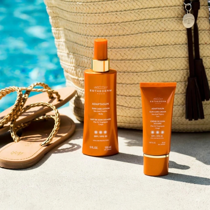 Adaptasun Солнцезащитное cпрей-молочко при усиленном солнце SPF50