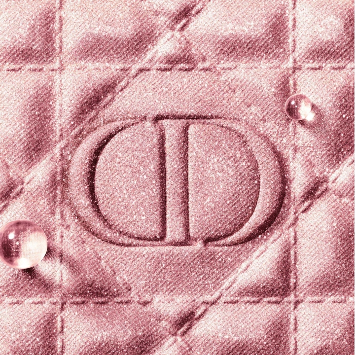 Dior Forever Glow Luminizer Хайлайтер в оттенке #03PinkHalo