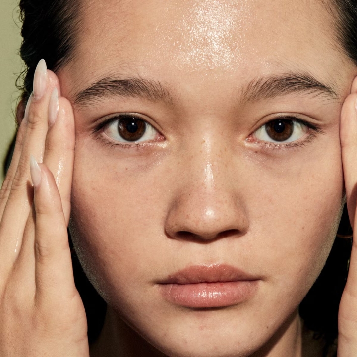 Fat Water Hydrating Milky Toner Essence Увлажняющий тонер-эссенция с гиалуроновой кислотой