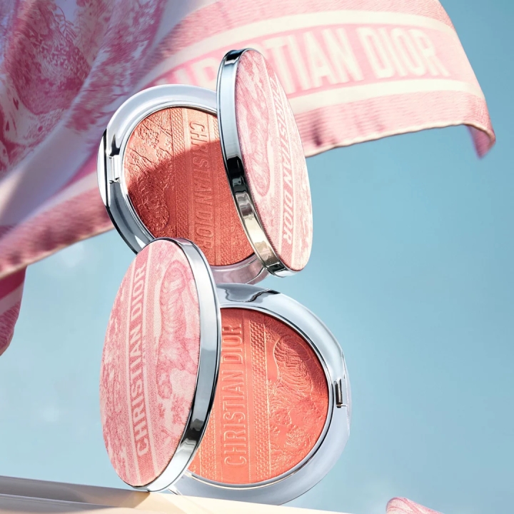 Dior Forever Glow Luminizer Limited Edition Хайлайтер в оттенке #004CoralGlow