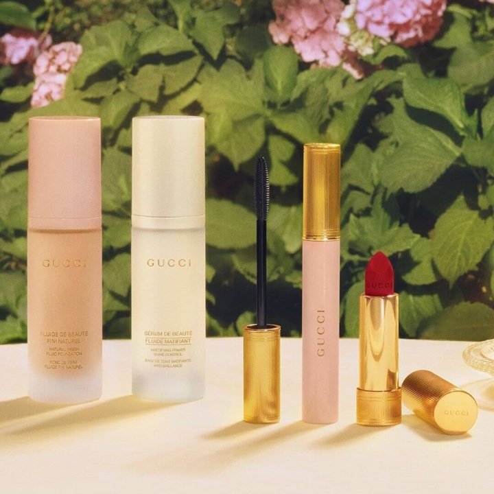 Fluide De Beauté Fini Naturel Тональный флюид в оттенке #110C