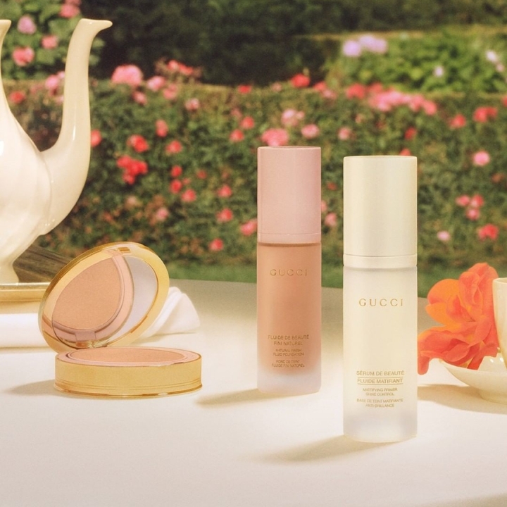 Fluide De Beauté Fini Naturel Тональный флюид в оттенке #110C